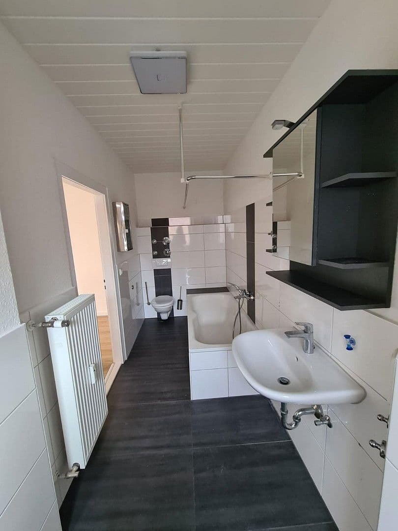 Prenájom bytu 3-izbový 80 m², Wormser Straße 24, Nackenheim, Porýnie-Falcko Prenájom bytu 3-izbový 80 m², Wormser Straße 24, Nackenheim, Porýnie-Falcko