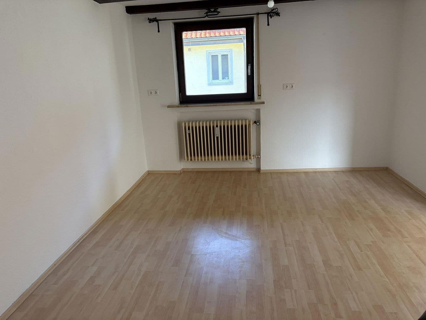 Prenájom bytu 3-izbový 139 m², Blumenstraße 34, Karlsfeld, Bavorsko Prenájom bytu 3-izbový 139 m², Blumenstraße 34, Karlsfeld, Bavorsko