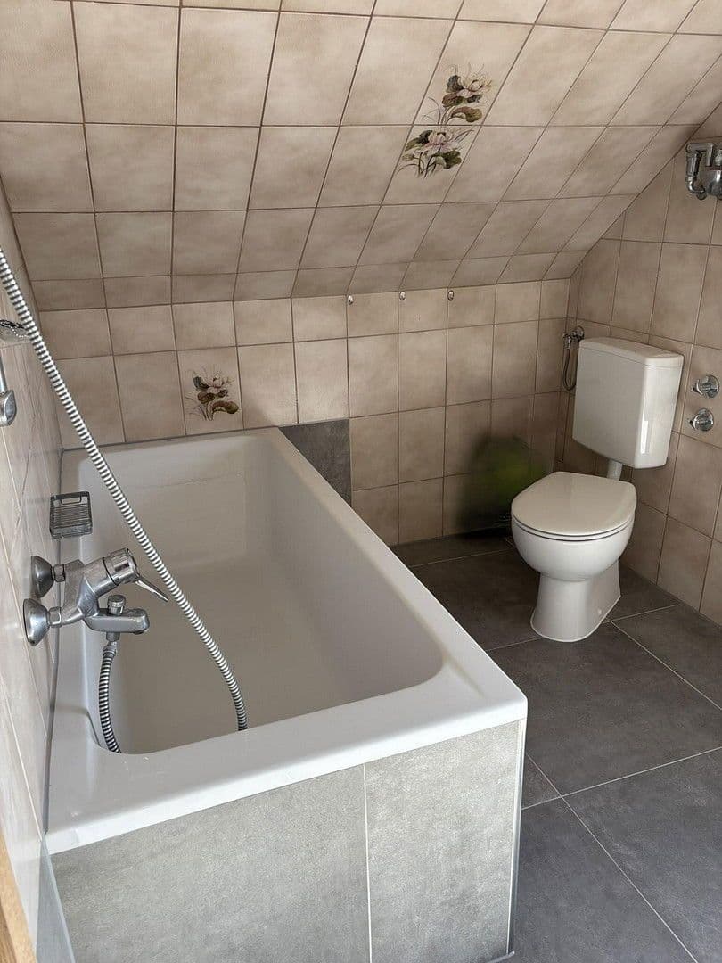 Prenájom bytu 3-izbový 139 m², Blumenstraße 34, Karlsfeld, Bavorsko Prenájom bytu 3-izbový 139 m², Blumenstraße 34, Karlsfeld, Bavorsko