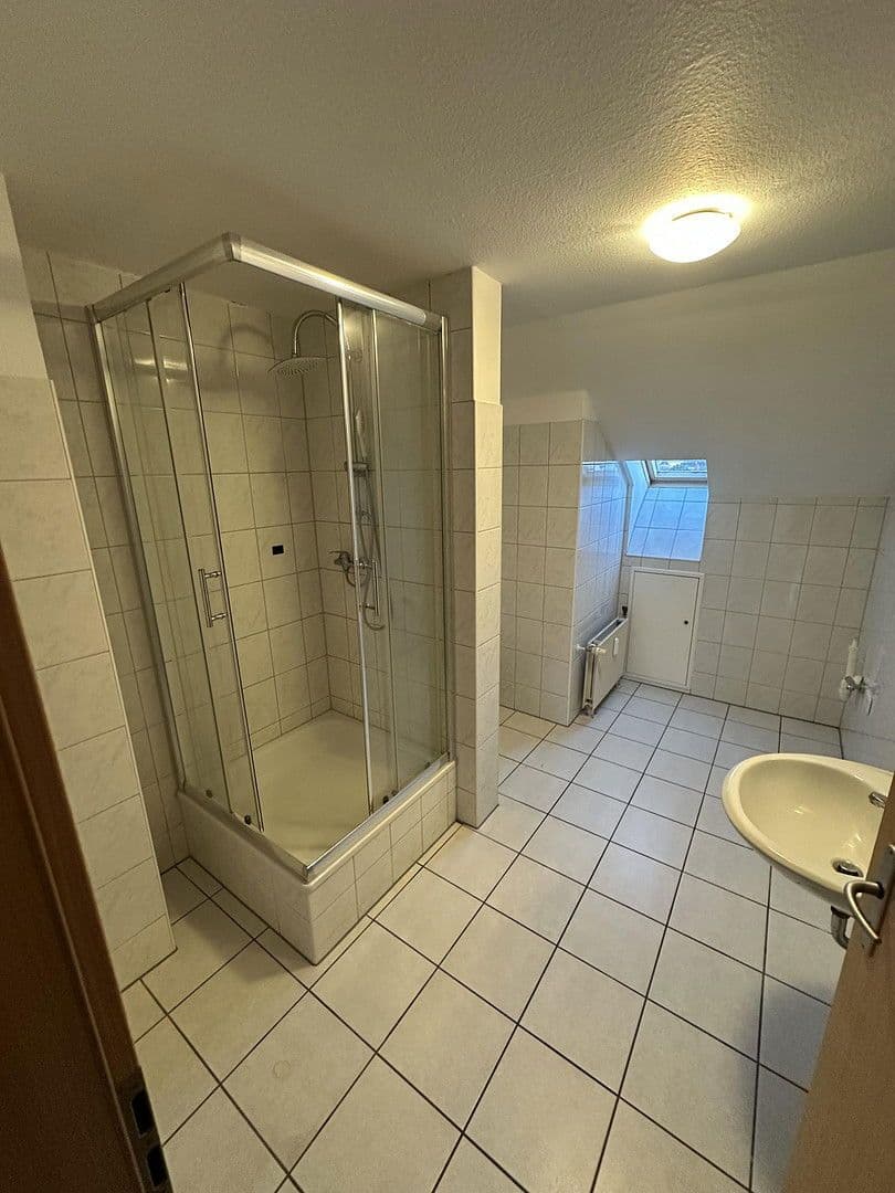 Prenájom bytu 4-izbový 120 m², Braunschweig, Dolné Sasko Prenájom bytu 4-izbový 120 m², Braunschweig, Dolné Sasko