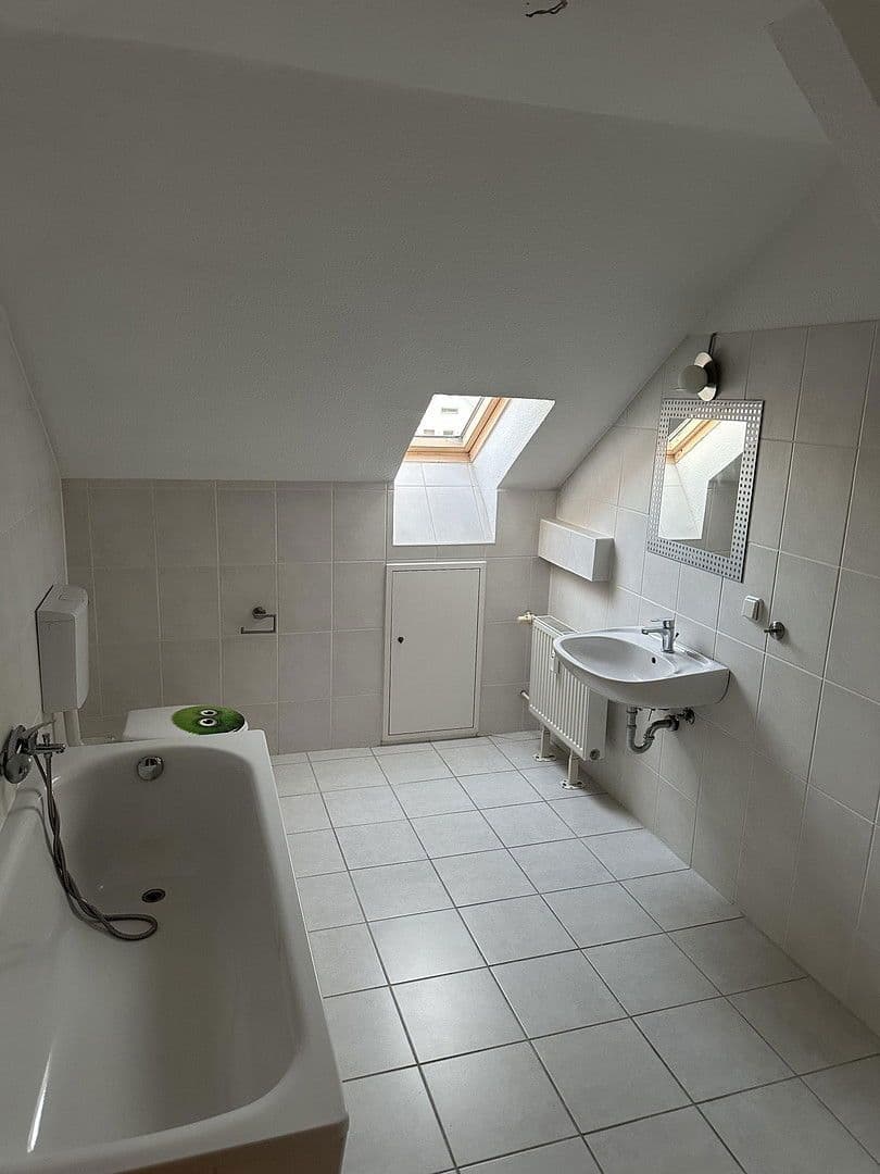 Prenájom bytu 4-izbový 120 m², Braunschweig, Dolné Sasko Prenájom bytu 4-izbový 120 m², Braunschweig, Dolné Sasko