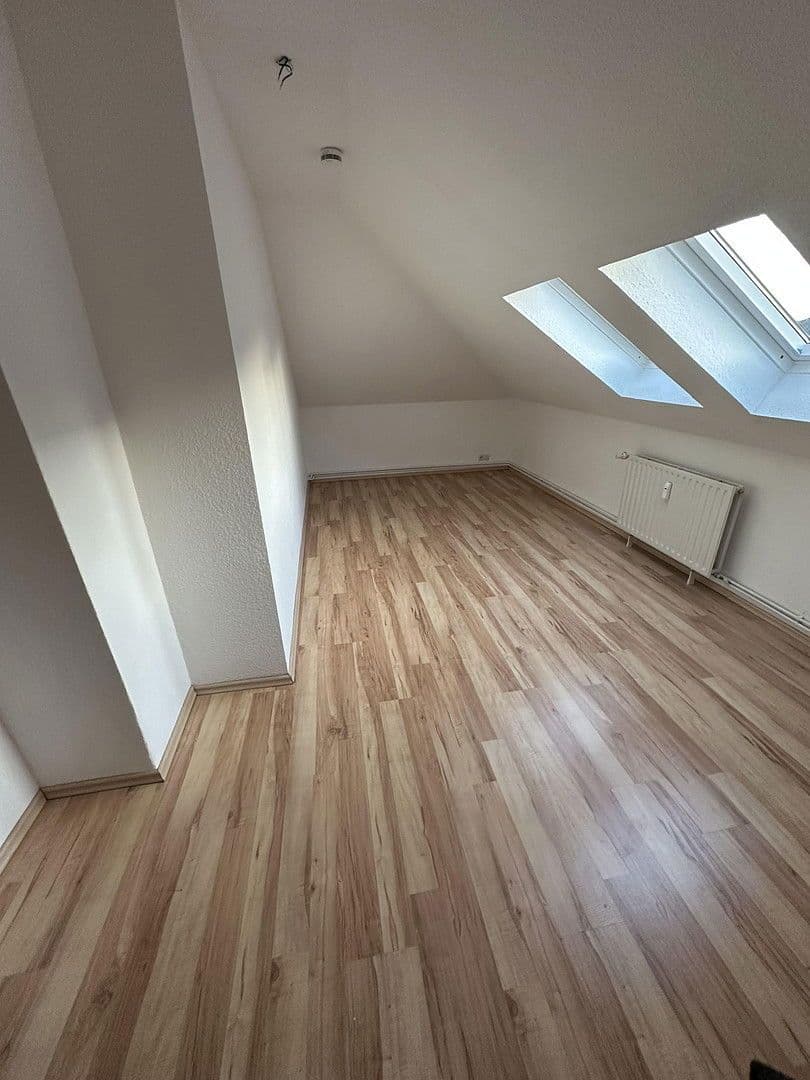 Prenájom bytu 4-izbový 120 m², Braunschweig, Dolné Sasko Prenájom bytu 4-izbový 120 m², Braunschweig, Dolné Sasko