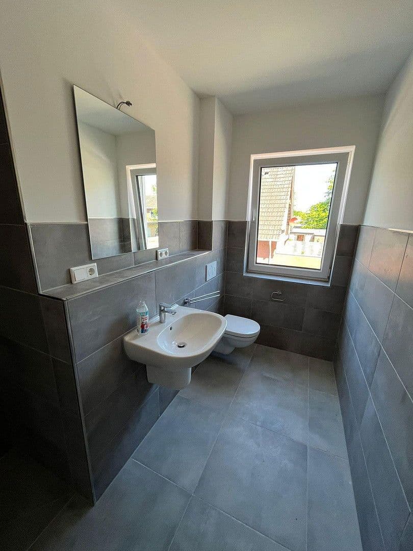 Prenájom bytu 3-izbový 134 m², Hundsmühler Str 157, Oldenburg-Eversten, Dolné Sasko Prenájom bytu 3-izbový 134 m², Hundsmühler Str 157, Oldenburg-Eversten, Dolné Sasko