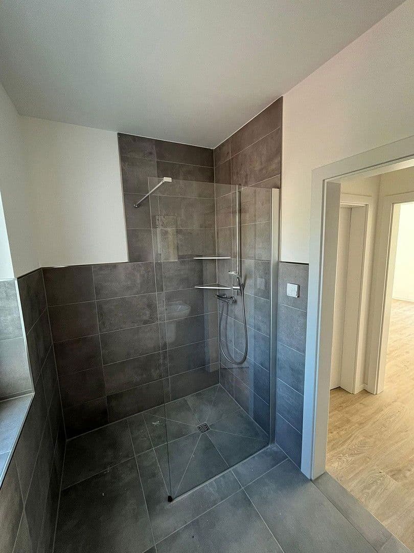 Prenájom bytu 3-izbový 134 m², Hundsmühler Str 157, Oldenburg-Eversten, Dolné Sasko Prenájom bytu 3-izbový 134 m², Hundsmühler Str 157, Oldenburg-Eversten, Dolné Sasko