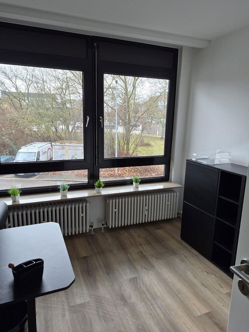 Prenájom kancelárie 127 m², Sindelfingen, Bádensko-Wurttembersko Prenájom kancelárie 127 m², Sindelfingen, Bádensko-Wurttembersko
