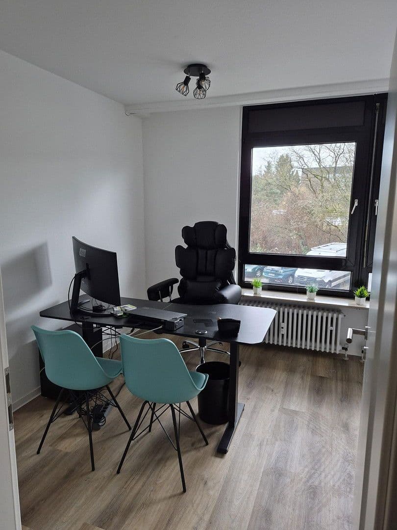 Prenájom kancelárie 127 m², Sindelfingen, Bádensko-Wurttembersko Prenájom kancelárie 127 m², Sindelfingen, Bádensko-Wurttembersko