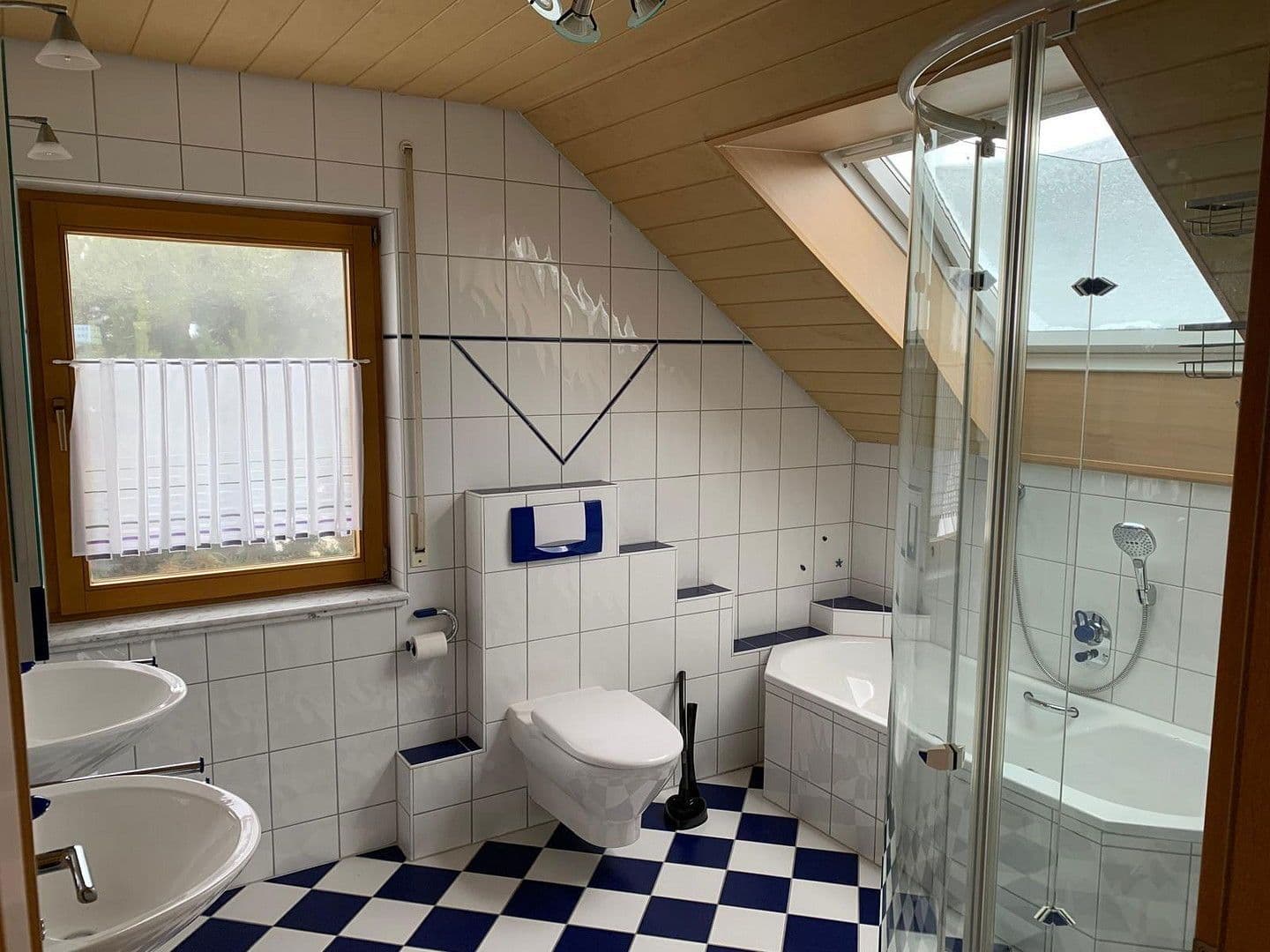 Predaj domu 174 m², pozemek 600 m², Sonnenstraße 11, Stetten am kalten Markt, Bádensko-Wurttembersko Predaj domu 174 m², pozemek 600 m², Sonnenstraße 11, Stetten am kalten Markt, Bádensko-Wurttembersko