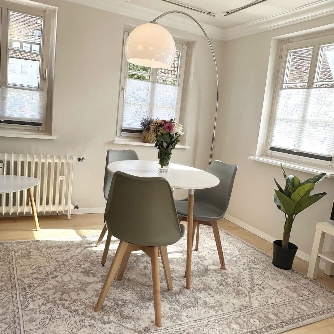 Prenájom bytu 2-izbový 43 m², Stuttgart, Bádensko-Wurttembersko Prenájom bytu 2-izbový 43 m², Stuttgart, Bádensko-Wurttembersko