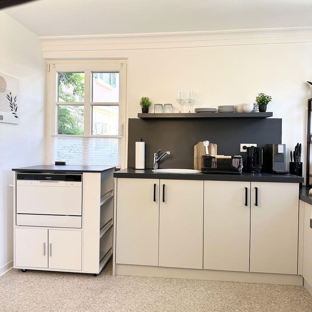 Prenájom bytu 2-izbový 43 m², Stuttgart, Bádensko-Wurttembersko Prenájom bytu 2-izbový 43 m², Stuttgart, Bádensko-Wurttembersko