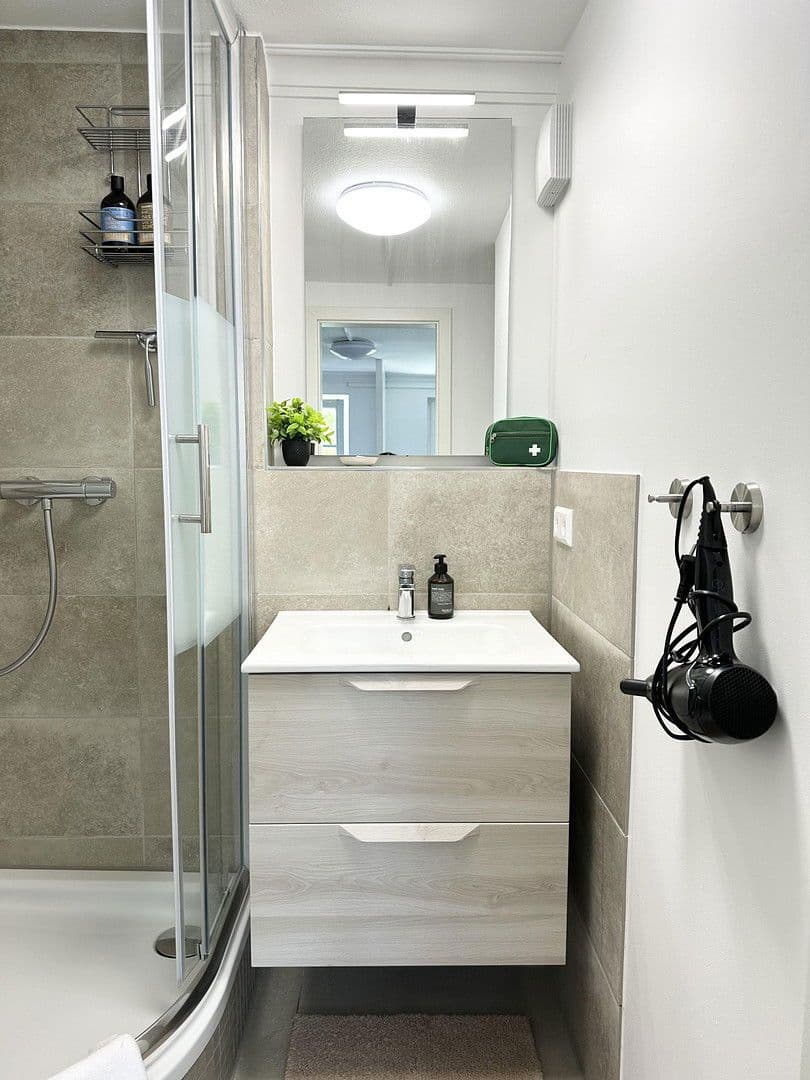 Prenájom bytu 2-izbový 43 m², Stuttgart, Bádensko-Wurttembersko Prenájom bytu 2-izbový 43 m², Stuttgart, Bádensko-Wurttembersko