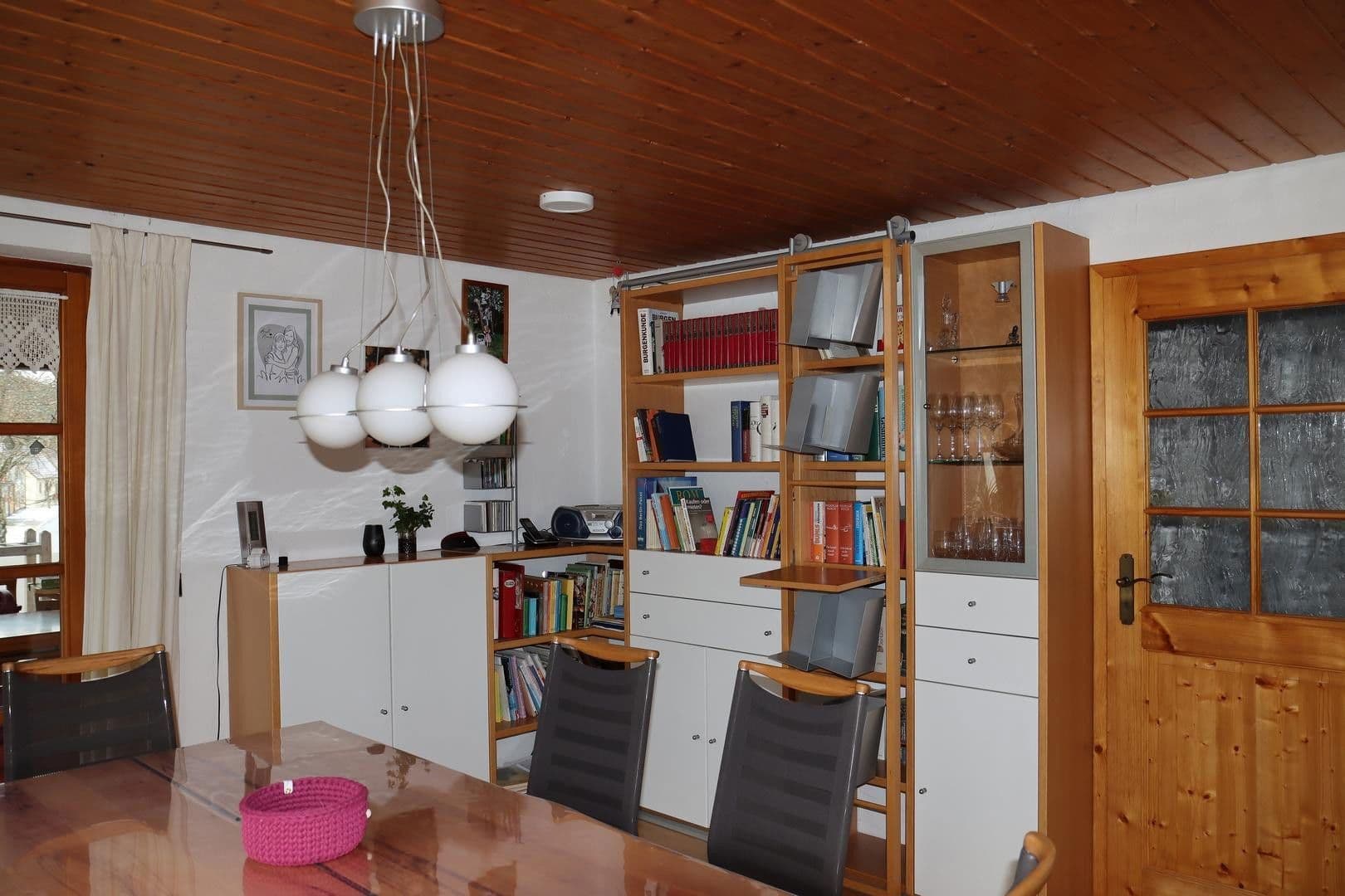 Predaj domu 210 m², pozemek 1.295 m², Reichenbach am Heuberg, Bádensko-Wurttembersko Predaj domu 210 m², pozemek 1.295 m², Reichenbach am Heuberg, Bádensko-Wurttembersko