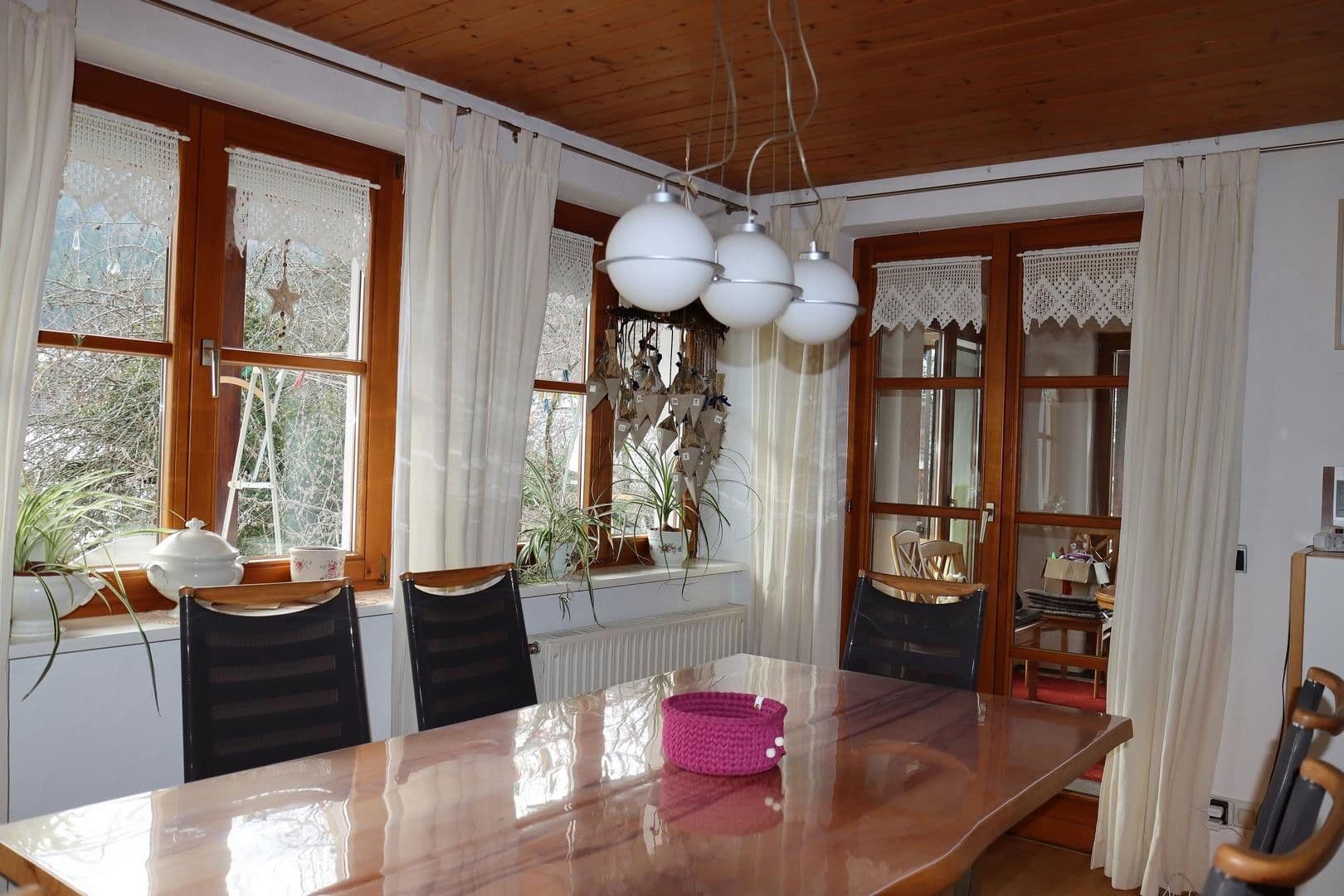 Predaj domu 210 m², pozemek 1.295 m², Reichenbach am Heuberg, Bádensko-Wurttembersko Predaj domu 210 m², pozemek 1.295 m², Reichenbach am Heuberg, Bádensko-Wurttembersko