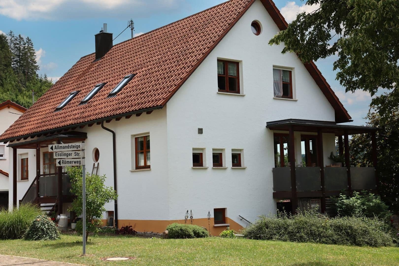 Predaj domu 210 m², pozemek 1.295 m², Reichenbach am Heuberg, Bádensko-Wurttembersko Predaj domu 210 m², pozemek 1.295 m², Reichenbach am Heuberg, Bádensko-Wurttembersko
