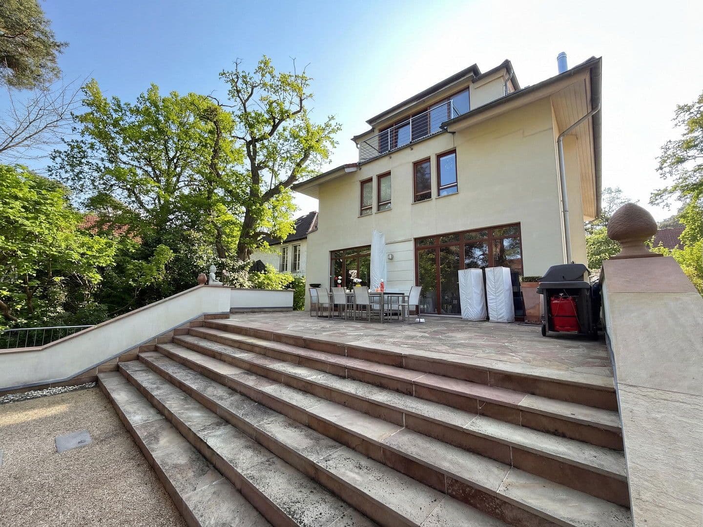 Predaj domu 233 m², pozemek 920 m², Berlin, Berlín Predaj domu 233 m², pozemek 920 m², Berlin, Berlín