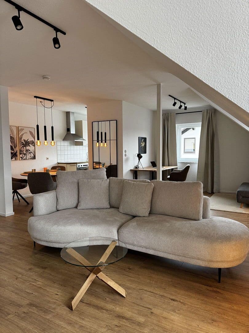 Prenájom bytu 2-izbový 67 m², Aschaffenburg, Bavorsko Prenájom bytu 2-izbový 67 m², Aschaffenburg, Bavorsko