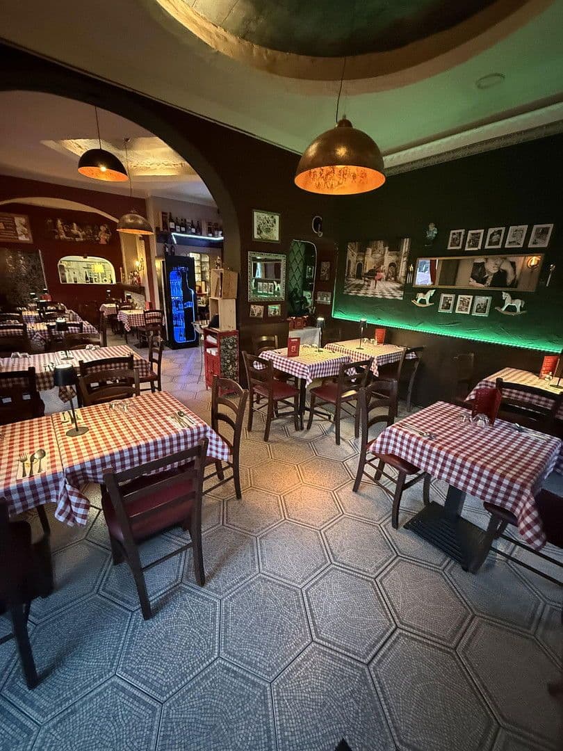 Predaj nebytového priestoru 120 m², frankfurt am main, Hesensko Predaj nebytového priestoru 120 m², frankfurt am main, Hesensko