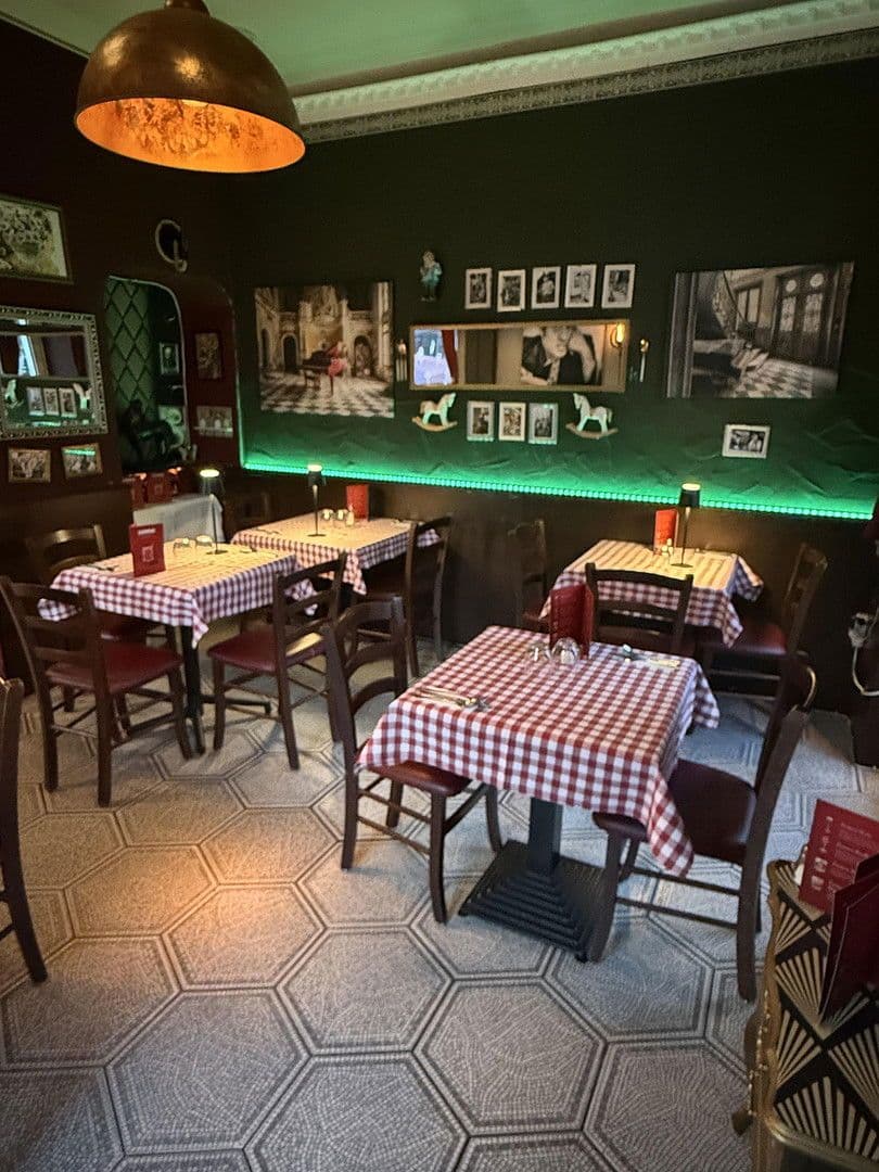 Predaj nebytového priestoru 120 m², frankfurt am main, Hesensko Predaj nebytového priestoru 120 m², frankfurt am main, Hesensko