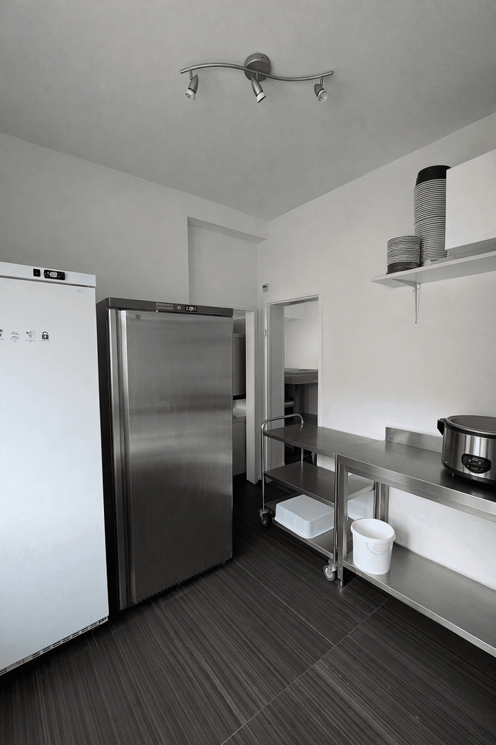 Prenájom nebytového priestoru 155 m², Frankfurt am Main, Hesensko Prenájom nebytového priestoru 155 m², Frankfurt am Main, Hesensko