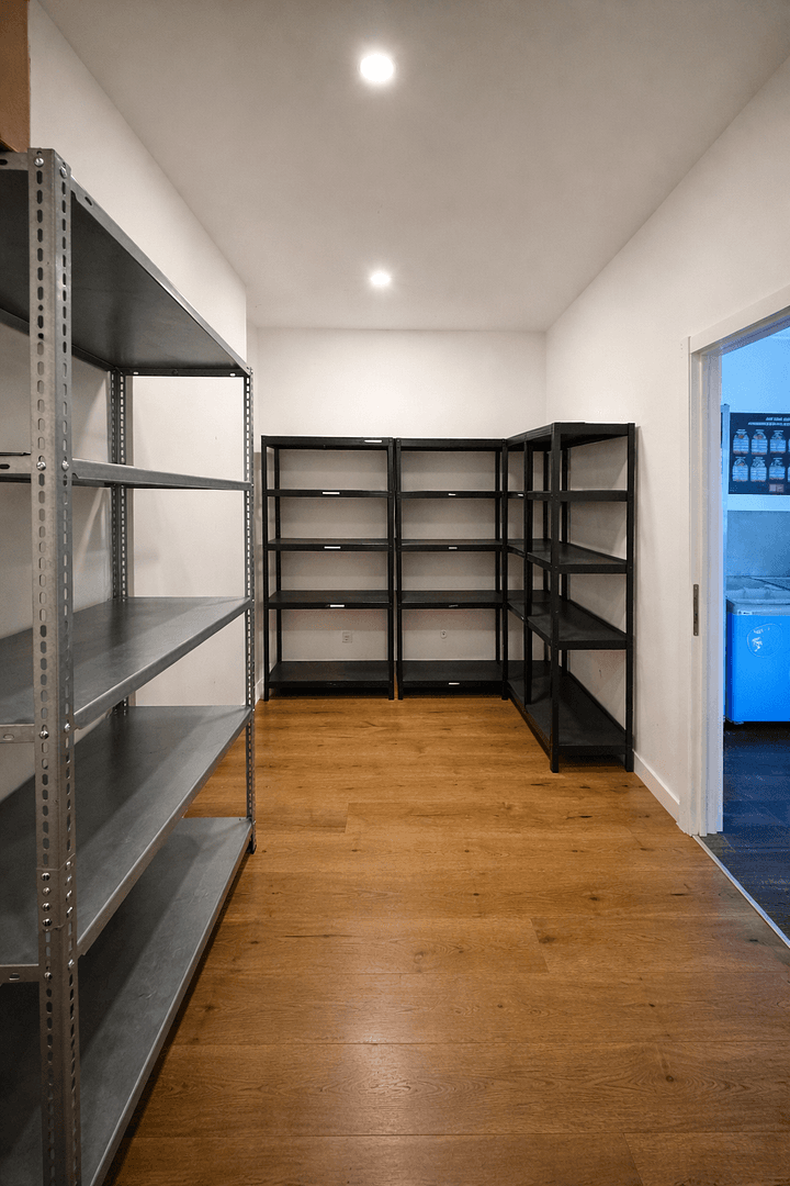 Prenájom nebytového priestoru 155 m², Frankfurt am Main, Hesensko Prenájom nebytového priestoru 155 m², Frankfurt am Main, Hesensko