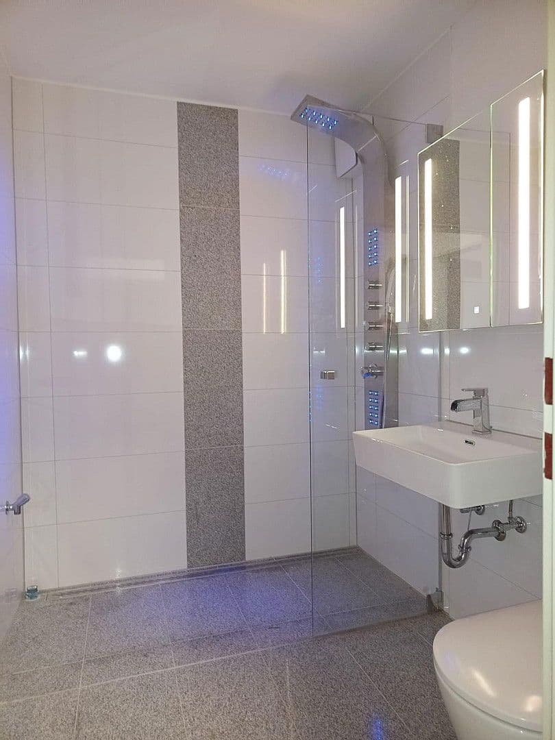 Prenájom bytu 1-izbový 38 m², Zum Hofgut 1, Konstanz, Bádensko-Wurttembersko Prenájom bytu 1-izbový 38 m², Zum Hofgut 1, Konstanz, Bádensko-Wurttembersko