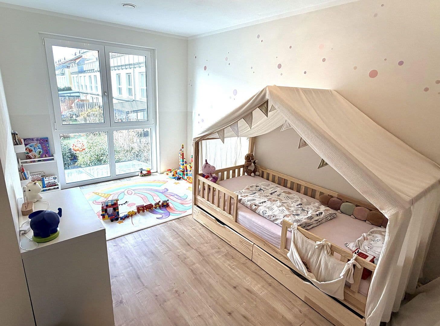 Predaj domu 163 m², pozemek 165 m², Adelsdorf, Bavorsko Predaj domu 163 m², pozemek 165 m², Adelsdorf, Bavorsko