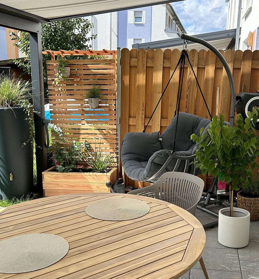 Predaj domu 163 m², pozemek 165 m², Adelsdorf, Bavorsko Predaj domu 163 m², pozemek 165 m², Adelsdorf, Bavorsko