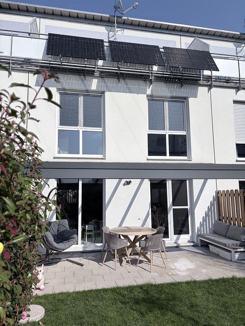 Predaj domu 163 m², pozemek 165 m², Adelsdorf, Bavorsko Predaj domu 163 m², pozemek 165 m², Adelsdorf, Bavorsko