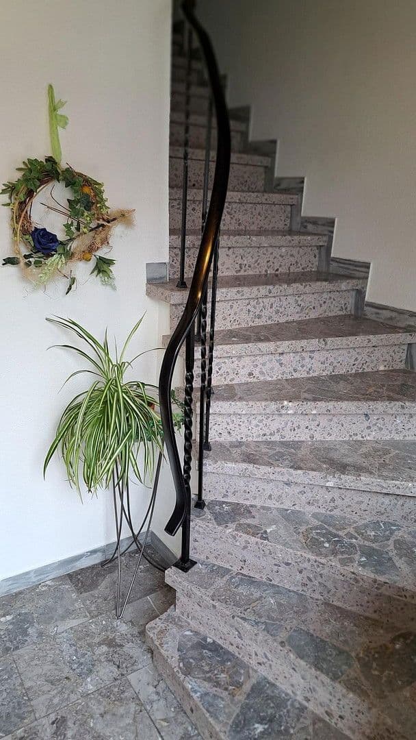 Predaj domu 200 m², pozemek 950 m², Bad Schussenried, Bádensko-Wurttembersko Predaj domu 200 m², pozemek 950 m², Bad Schussenried, Bádensko-Wurttembersko