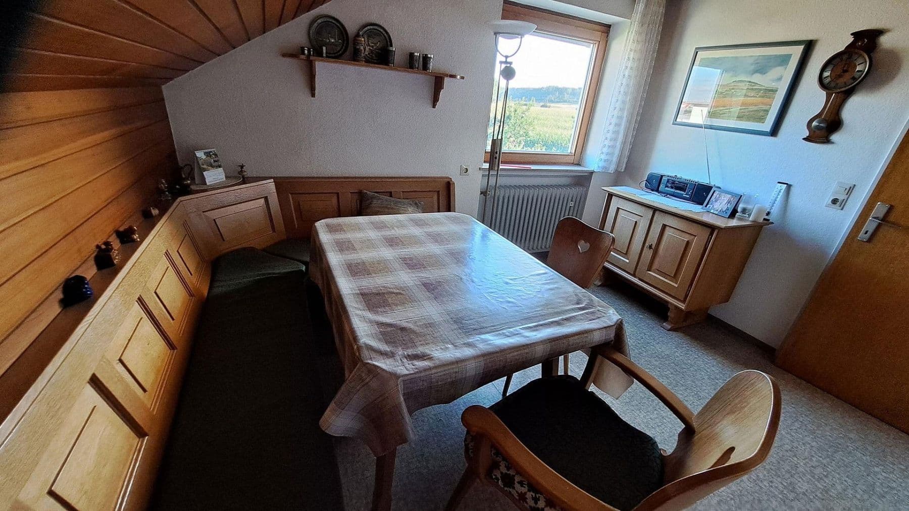 Predaj domu 200 m², pozemek 950 m², Bad Schussenried, Bádensko-Wurttembersko Predaj domu 200 m², pozemek 950 m², Bad Schussenried, Bádensko-Wurttembersko