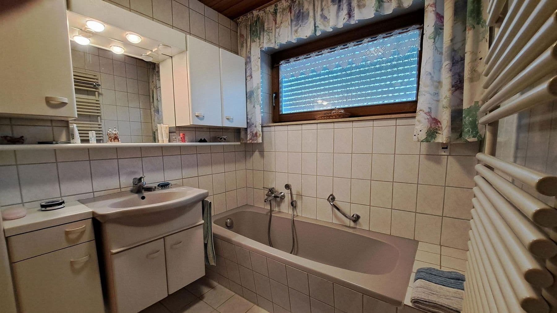 Predaj domu 200 m², pozemek 950 m², Bad Schussenried, Bádensko-Wurttembersko Predaj domu 200 m², pozemek 950 m², Bad Schussenried, Bádensko-Wurttembersko