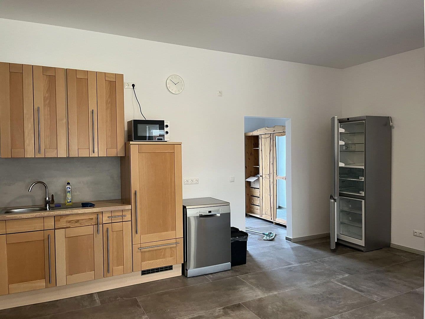 Prenájom bytu 4-izbový 114 m², Dummerstorf, Meklenbursko-Predpomoransko Prenájom bytu 4-izbový 114 m², Dummerstorf, Meklenbursko-Predpomoransko