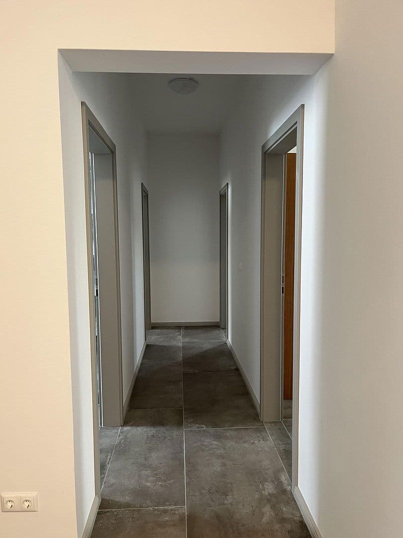 Prenájom bytu 4-izbový 114 m², Dummerstorf, Meklenbursko-Predpomoransko Prenájom bytu 4-izbový 114 m², Dummerstorf, Meklenbursko-Predpomoransko