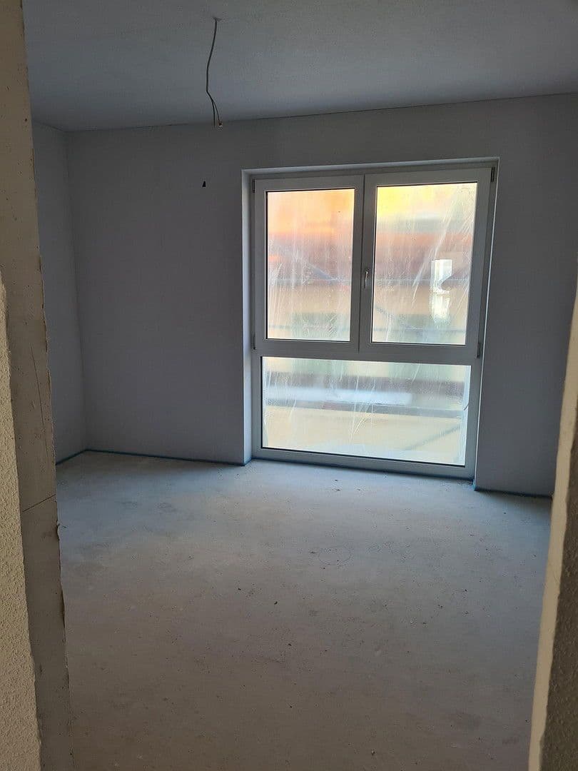 Prenájom bytu 3-izbový 84 m², Rottenburg am Neckar, Bádensko-Wurttembersko Prenájom bytu 3-izbový 84 m², Rottenburg am Neckar, Bádensko-Wurttembersko