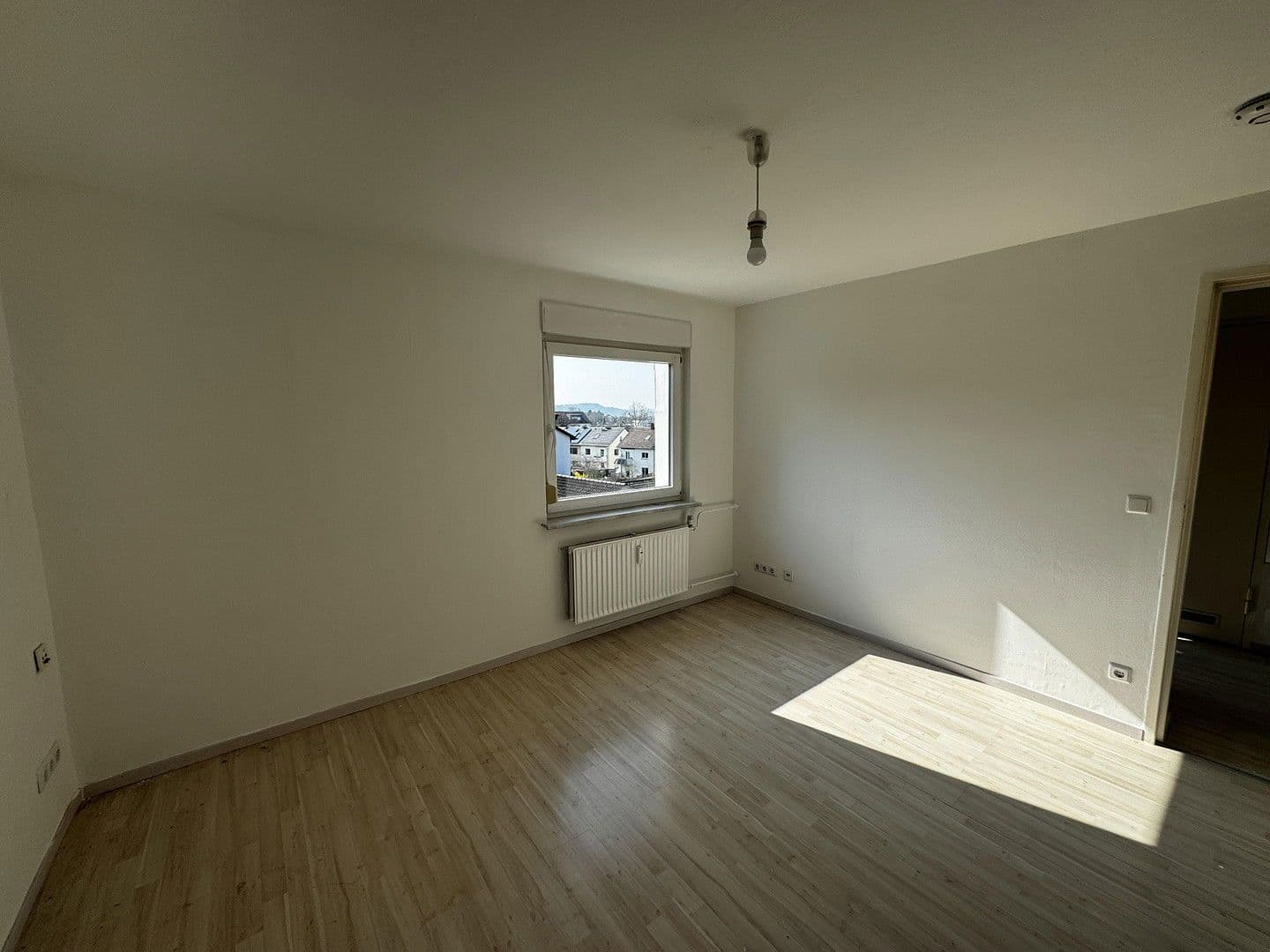 Prenájom bytu 2-izbový 38 m², Stuttgart, Bádensko-Wurttembersko Prenájom bytu 2-izbový 38 m², Stuttgart, Bádensko-Wurttembersko