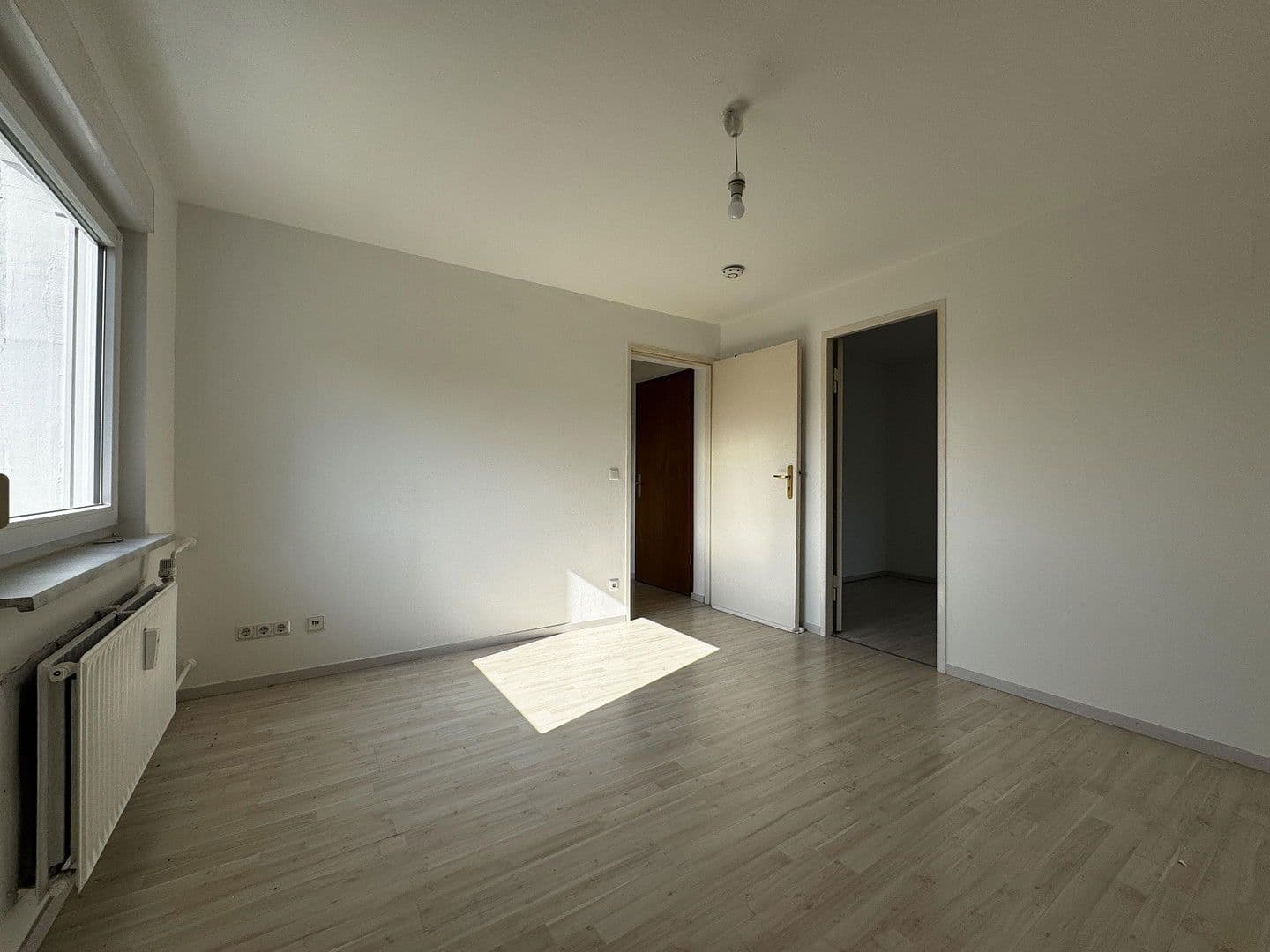 Prenájom bytu 2-izbový 38 m², Stuttgart, Bádensko-Wurttembersko Prenájom bytu 2-izbový 38 m², Stuttgart, Bádensko-Wurttembersko