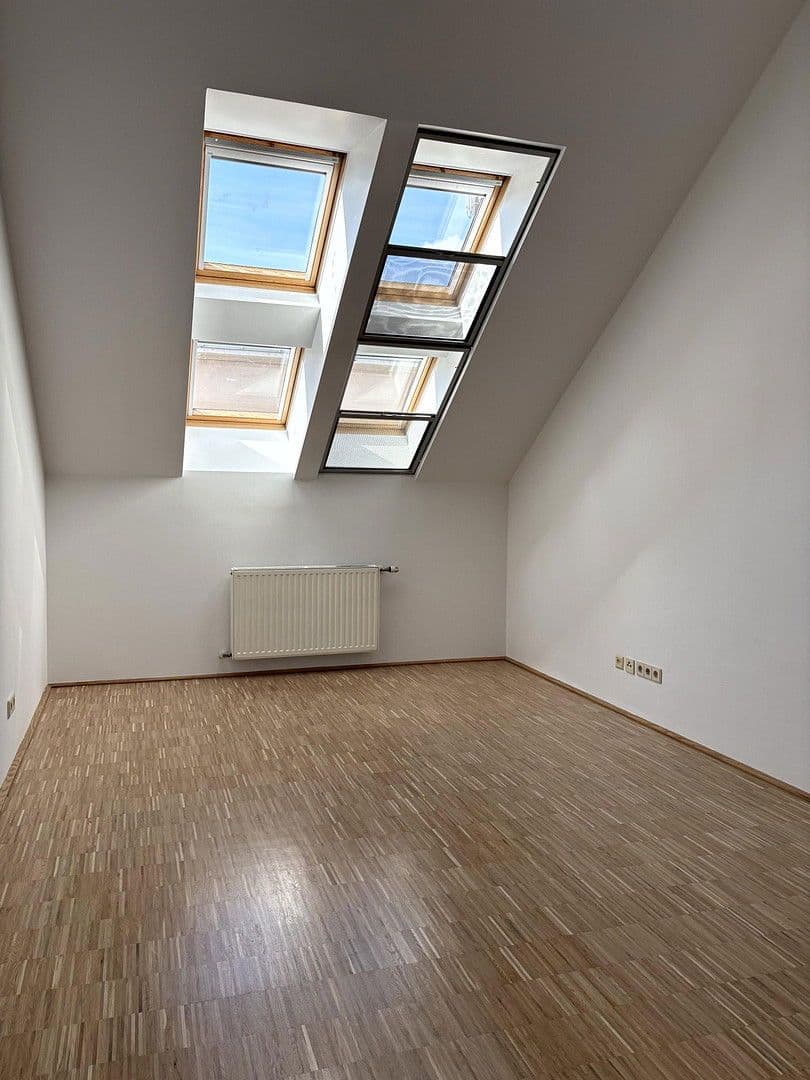 Prenájom bytu 3-izbový 90 m², Gurkgasse 26, Wien, Viedeň Prenájom bytu 3-izbový 90 m², Gurkgasse 26, Wien, Viedeň