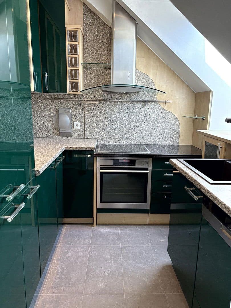 Prenájom bytu 3-izbový 90 m², Gurkgasse 26, Wien, Viedeň Prenájom bytu 3-izbový 90 m², Gurkgasse 26, Wien, Viedeň