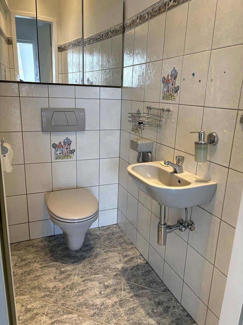 Prenájom bytu 3-izbový 90 m², Gurkgasse 26, Wien, Viedeň Prenájom bytu 3-izbový 90 m², Gurkgasse 26, Wien, Viedeň