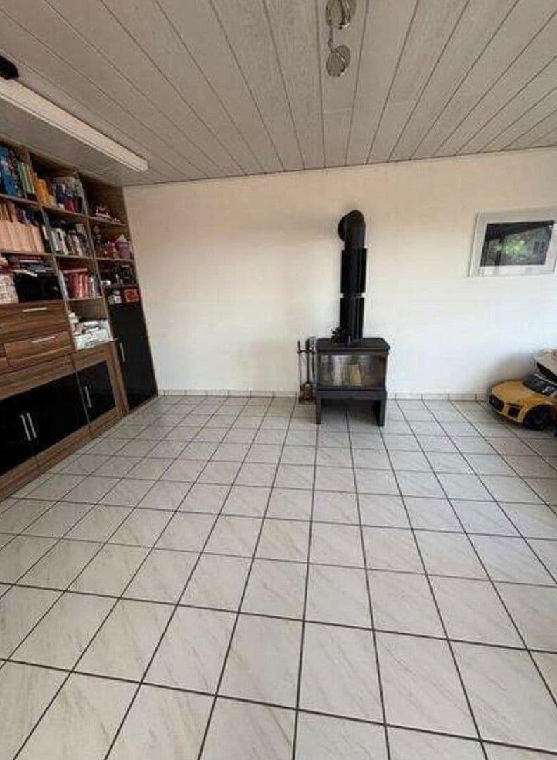 Predaj domu 240 m², pozemek 741 m², Laubenheim, Porýnie-Falcko Predaj domu 240 m², pozemek 741 m², Laubenheim, Porýnie-Falcko