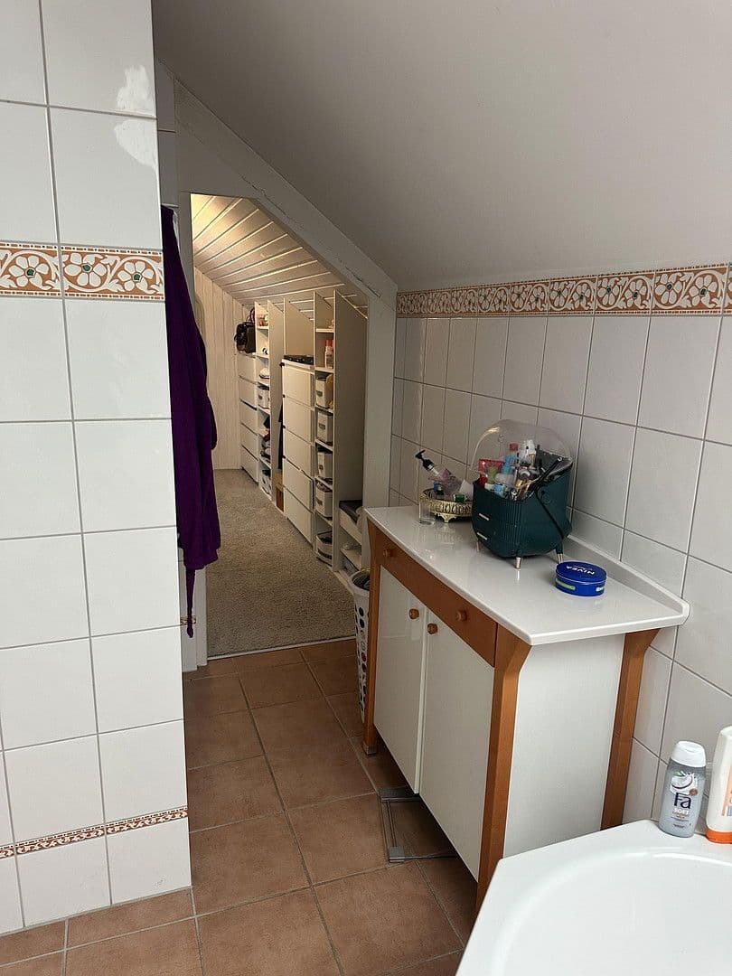 Predaj domu 240 m², pozemek 741 m², Laubenheim, Porýnie-Falcko Predaj domu 240 m², pozemek 741 m², Laubenheim, Porýnie-Falcko