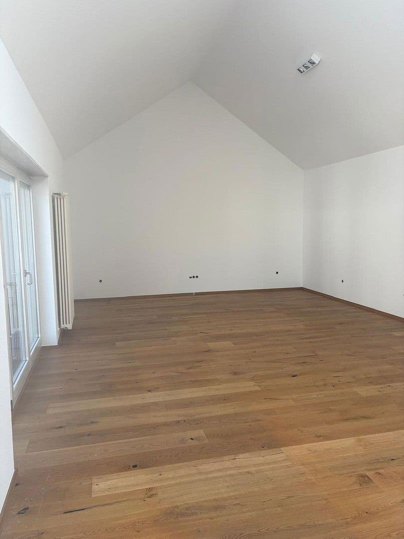 Prenájom bytu 3-izbový 150 m², Ludwigshafen am Rhein, Porýnie-Falcko Prenájom bytu 3-izbový 150 m², Ludwigshafen am Rhein, Porýnie-Falcko