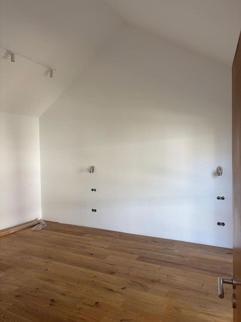 Prenájom bytu 3-izbový 150 m², Ludwigshafen am Rhein, Porýnie-Falcko Prenájom bytu 3-izbový 150 m², Ludwigshafen am Rhein, Porýnie-Falcko