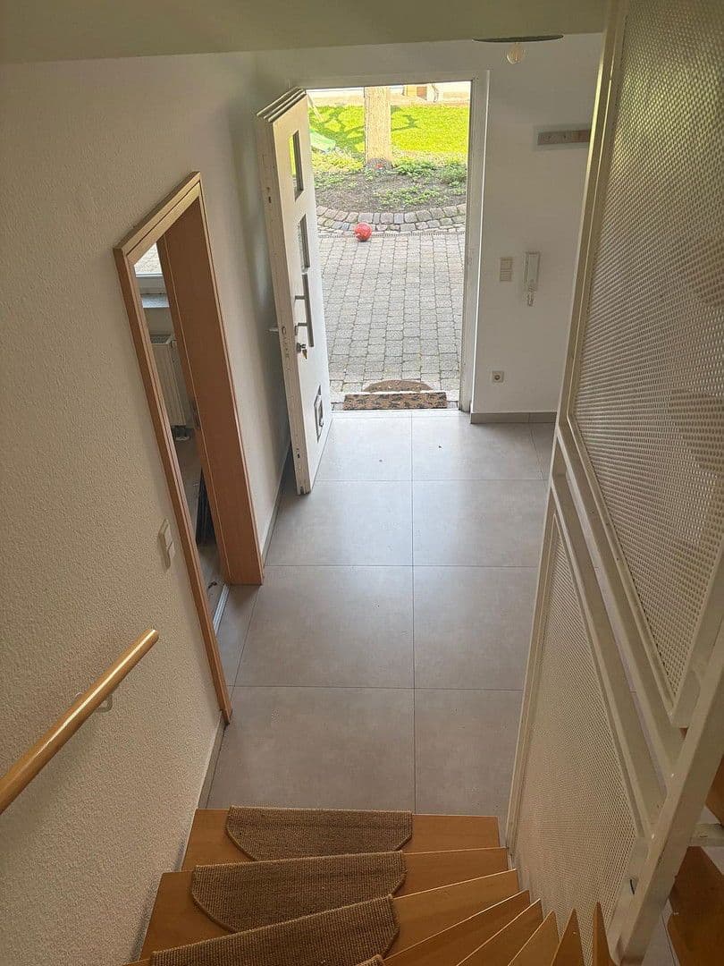 Prenájom bytu 3-izbový 150 m², Ludwigshafen am Rhein, Porýnie-Falcko Prenájom bytu 3-izbový 150 m², Ludwigshafen am Rhein, Porýnie-Falcko