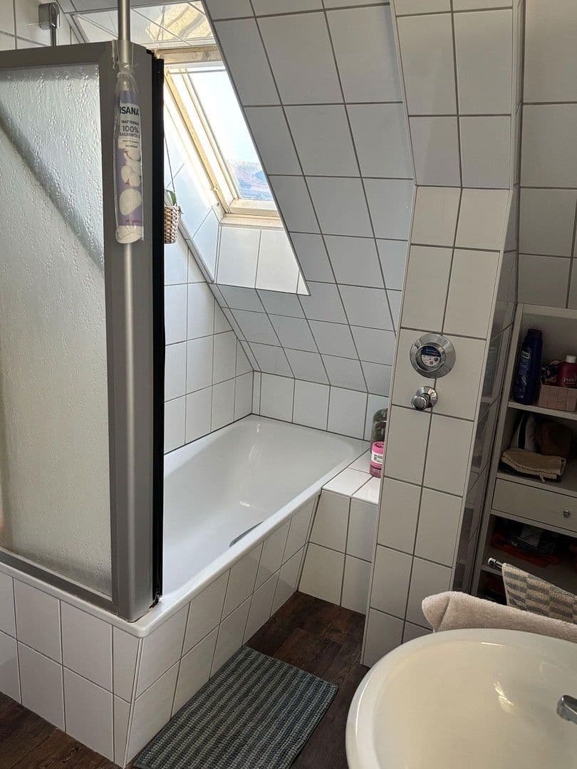 Prenájom bytu 2-izbový 90 m², Lutherstraße 8, Osnabrück, Dolné Sasko Prenájom bytu 2-izbový 90 m², Lutherstraße 8, Osnabrück, Dolné Sasko