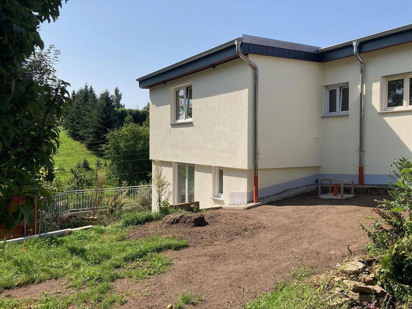 Prenájom domu 155 m², pozemek 250 m², Am Hang 33 B, Dorfhain, Sasko Prenájom domu 155 m², pozemek 250 m², Am Hang 33 B, Dorfhain, Sasko