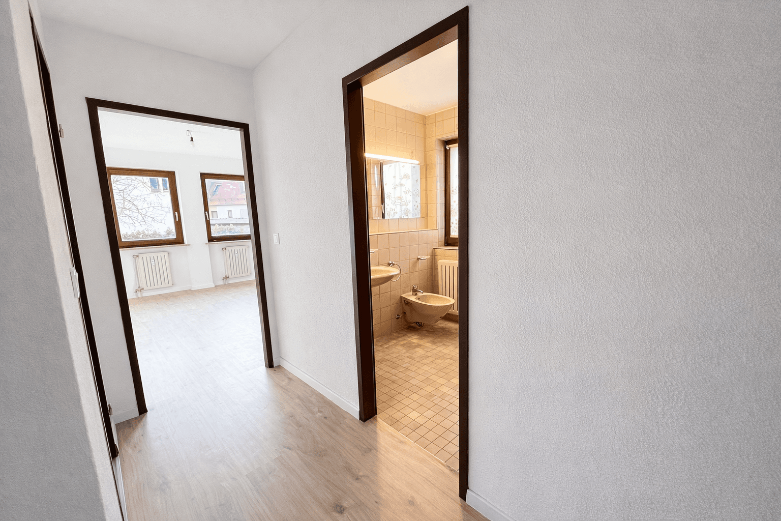 Prenájom bytu 4-izbový 90 m², Ulm, Bádensko-Wurttembersko Prenájom bytu 4-izbový 90 m², Ulm, Bádensko-Wurttembersko