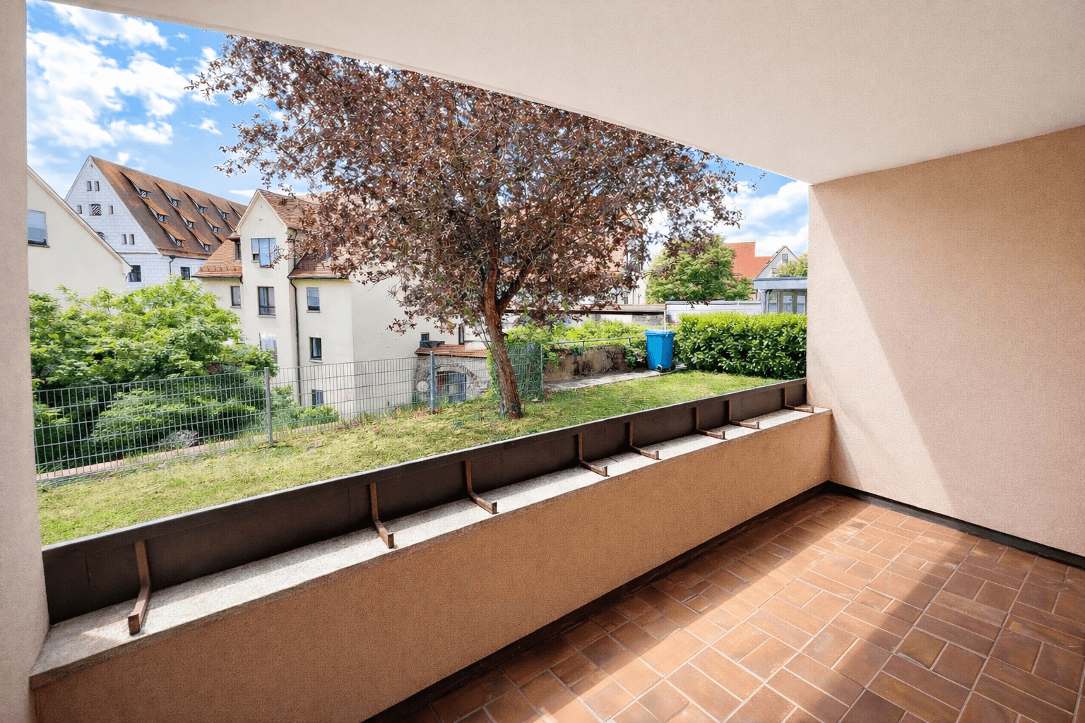 Prenájom bytu 4-izbový 90 m², Ulm, Bádensko-Wurttembersko Prenájom bytu 4-izbový 90 m², Ulm, Bádensko-Wurttembersko