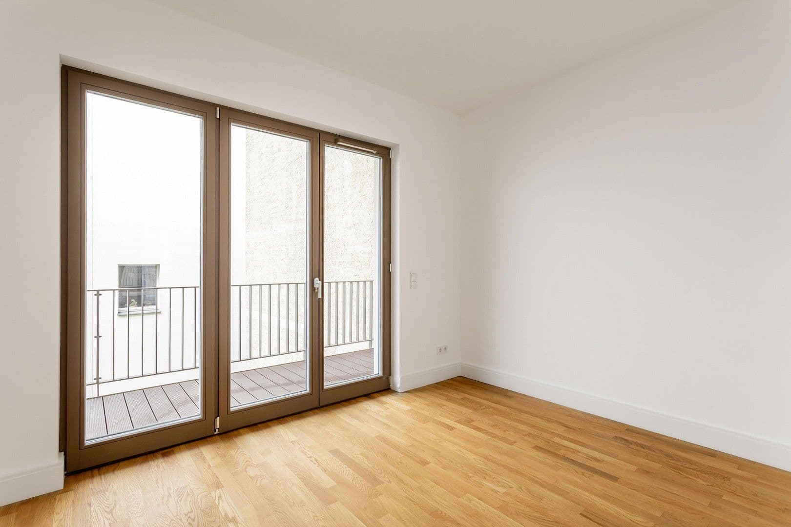 Predaj bytu 3-izbový 72 m², Hohenstaufenstr. 9, Berlin, Berlín Predaj bytu 3-izbový 72 m², Hohenstaufenstr. 9, Berlin, Berlín