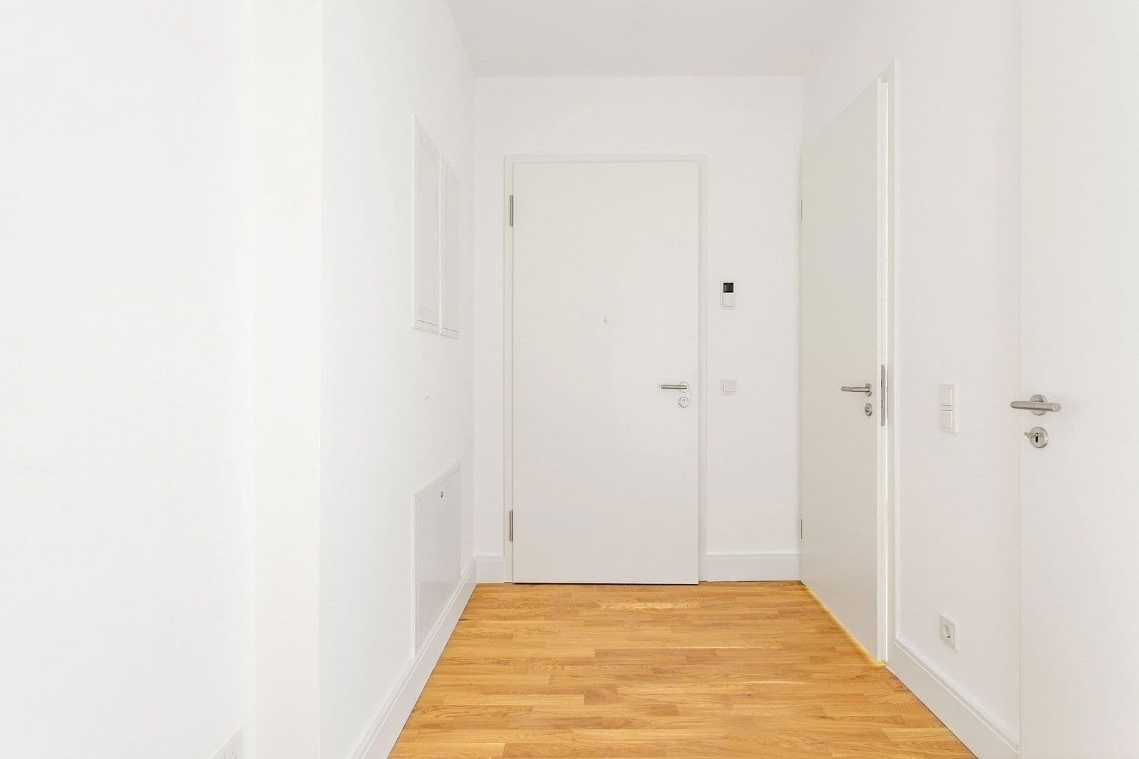 Predaj bytu 3-izbový 72 m², Hohenstaufenstr. 9, Berlin, Berlín Predaj bytu 3-izbový 72 m², Hohenstaufenstr. 9, Berlin, Berlín