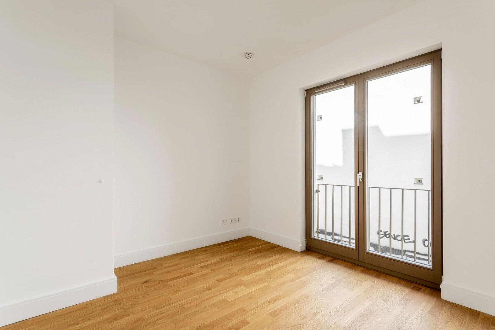 Predaj bytu 3-izbový 72 m², Hohenstaufenstr. 9, Berlin, Berlín Predaj bytu 3-izbový 72 m², Hohenstaufenstr. 9, Berlin, Berlín